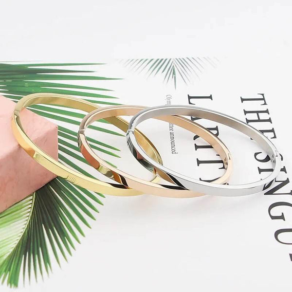 Elegant Love Charm Bangle - SunglassesMart